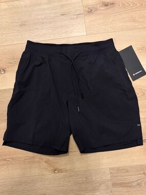 New Lululemon License to Train Linerless Men's Short 7" - Small
